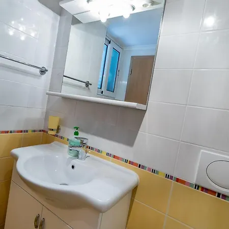 Apartamento Nur 400 Meter Zum Mit Wifi, Terrasse