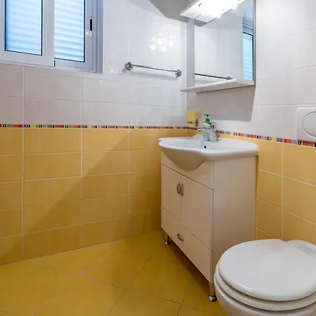 Apartamento Nur 400 Meter Zum Mit Wifi, Terrasse